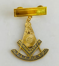 Load image into Gallery viewer, Past Master Medal jewel
