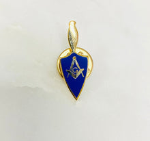 Load image into Gallery viewer, Masonic Trowel Pin
